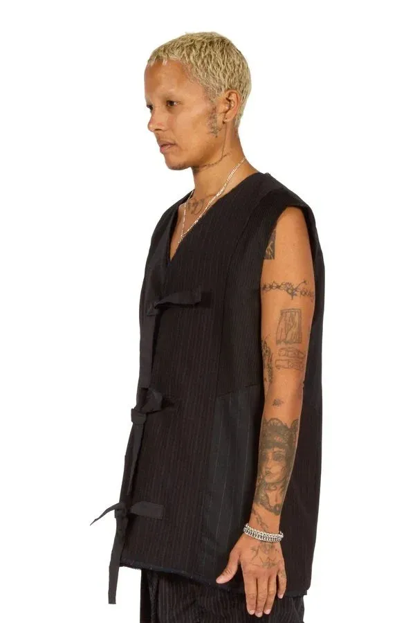 The Oversize Tie Vest